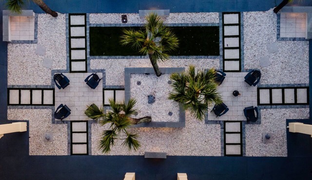 Dunes Inn & Suites