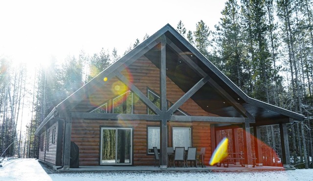 Elk Horn Cabin Rental - Pet Friendly!