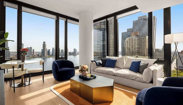 Embassy I | High-floor Midtown 2BR