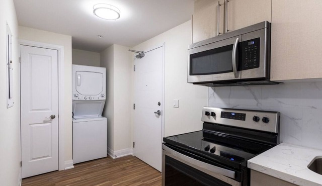 Entire Two Bedroom Apartment Steps to Universities