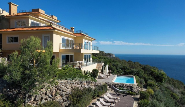 Exclusive Oceanfront Villa in Arrabida Natural Park with Heated Pool