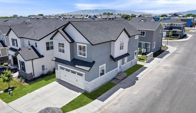 Executive Retreat – Perfect House for Work + Family Life