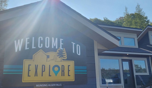 EXPLORE Munising Cottage 211