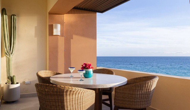 Exquisite, Ocean front, Contemporary Retreat