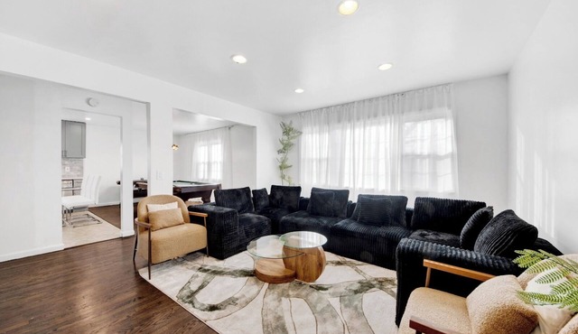 Family-Friendly 3BR Home Game Room Free Parking Minutes from NYC
