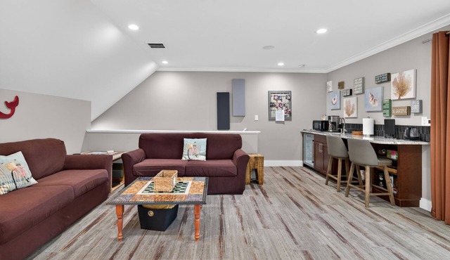 Fully equipped studio in the center of town near train, beach and town green