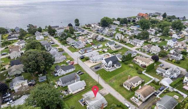 Fully Updated Cornfield Point Beach House, Old Saybrook, CT