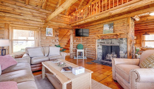 Furnished Deck + Views: Walpole Cabin Retreat