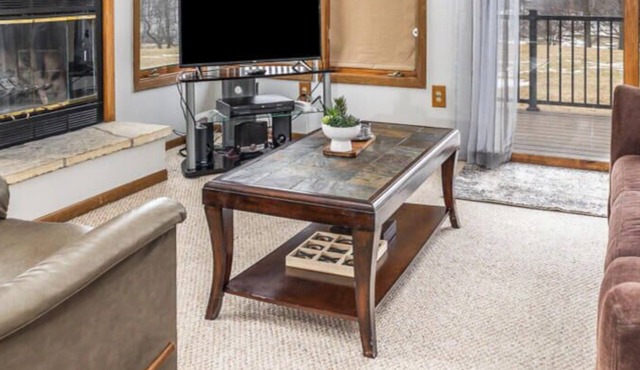 Galena Territory Retreat | 2BR/2BA Townhome w/Fireplace & Scenic Views
