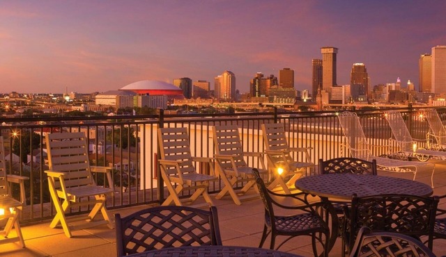 Garden District Studio at Wyndham Avenue Plaza – Historic Charm