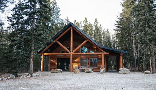 Grizzly Den Cabin Rental