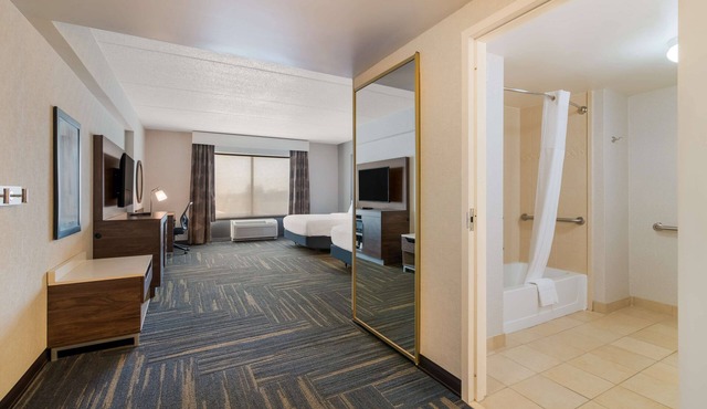 Hampton Inn & Suites Plattsburgh