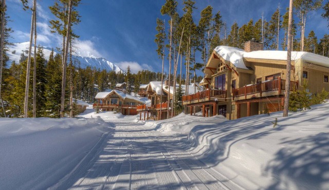 Harvest Moon Haven | Premier Ski Access + Hot Tub