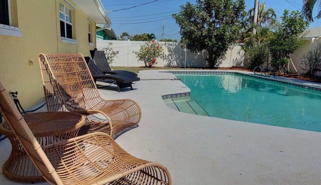 Heated Pool! Luxe 3br Bikes, Beach, 27-Acre Park