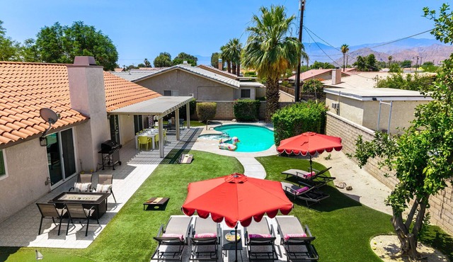 Hello Pool Spa Putt-Putt Billiards Games Firepit