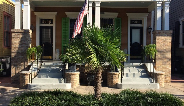 Historic, Upscale Cottage Professionally Designed For Comfort
