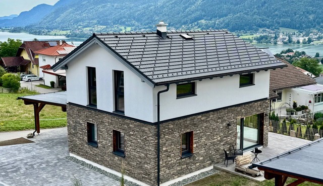 Holiday Home 'Steinrose' with Lake View, Private Terrace and Wi-Fi