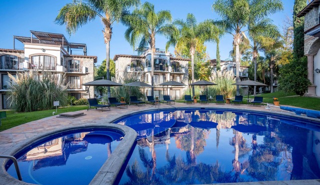 HOLT - Boutique 2BR Puente Viejo Residencial
