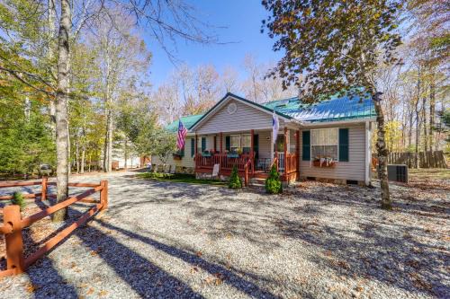 Home w/Game Room, Fenced Yard, 8-Person Jacuzzi