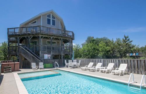 Keepsake - Corolla, Whalehead, 435 Yds to Beach, Pool w/Kiddie Pool, Hot Tub, Pets OK, Flex Stays