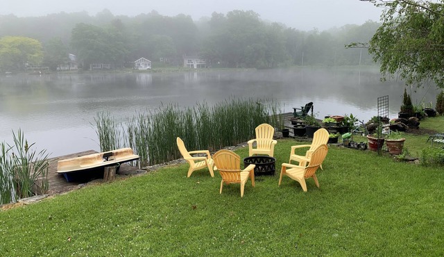Lake Front home, dock w/2 kayaks, firepit, grill, pedal boat. Lv2 EV charger