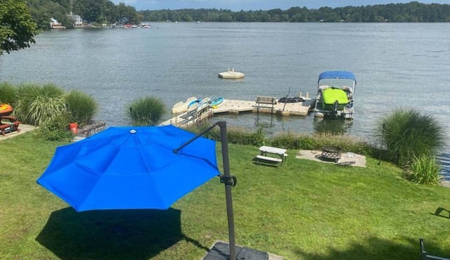 Lakefront Cottage w/Dock, Kayaks