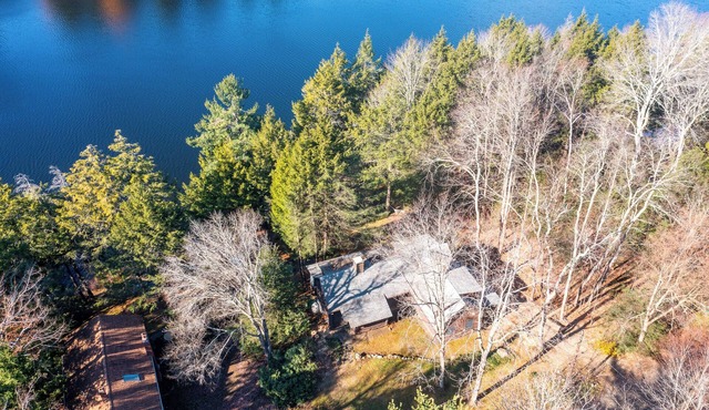 LAKEFRONT OASIS w/sauna + gym