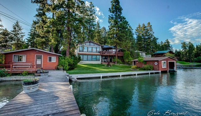 Lakefront Paradise - Flathead Lake 2022 Spacious Home Available