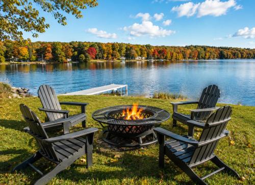 Lakefront Retreat Home- Swimming-Fishing-Boating