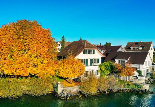 Lakefront Villa