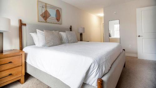 Landing Beautiful 2BD Game Room Gym