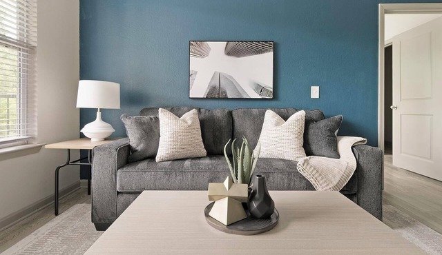 Landing | Incredible 2BD, Pool, Gym