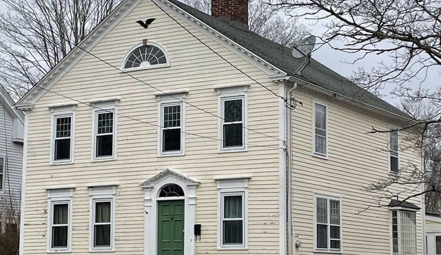 Large Charming Historic House close to Beaches