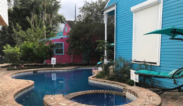 Large Group? 10 BR! Perfect Location by YouRent