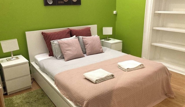 Lisbon T2 apartment in typical villa, Sapadores