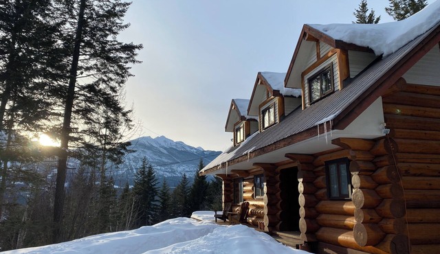 Log Home Getaway with Incredible Mountain Views