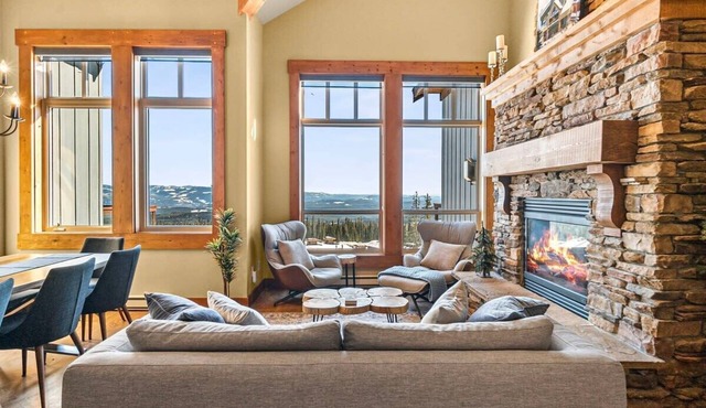 Lonestar | Private Hot Tub & Ski In/Ski Out