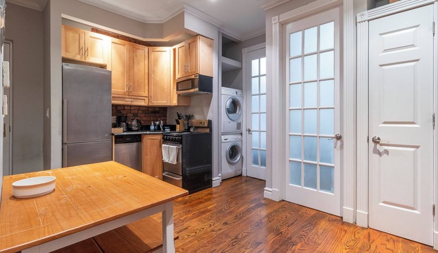 Lovely 2 bedroom Central Manhattan