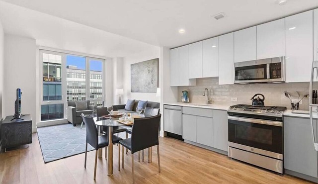 Luxury 1BR in Downtown | Full Kitchen | W&D