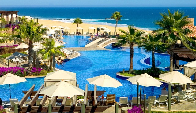 Luxury Condo: 7min downtown and beach, discounts on restaurants, golf, spa and more.