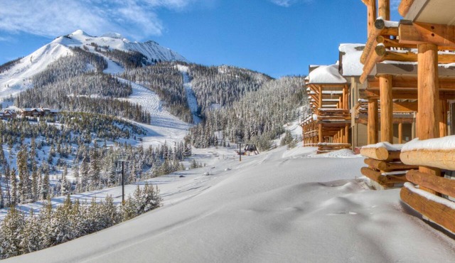 Luxury Moonlight Basin Townhome w/MT views, private hot tub, new bathrooms