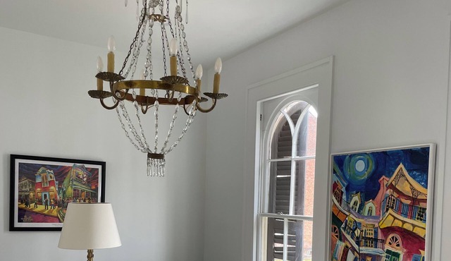 Luxury Newly Renovated Carriage House in Lower Garden District
