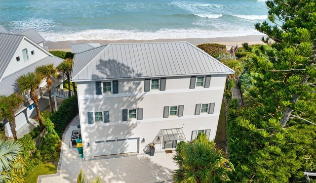 Luxury Oceanfront Beach House - all bedrooms have spectacular views - Sleeps 6+