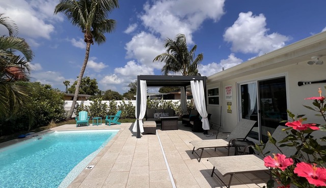 Luxury Pool Dog Friendly Central To Naples And Marco Island By Sky Run Naples 3 Bedroom Home