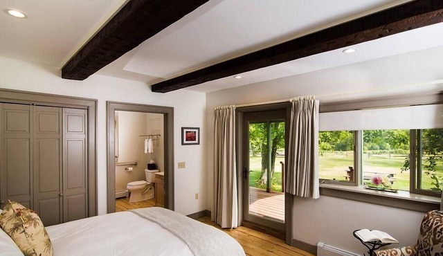 Luxury Queen Room with Private Sunrise Porch