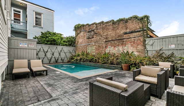 Luxury Townhouse close to FQ & City Hot Spots