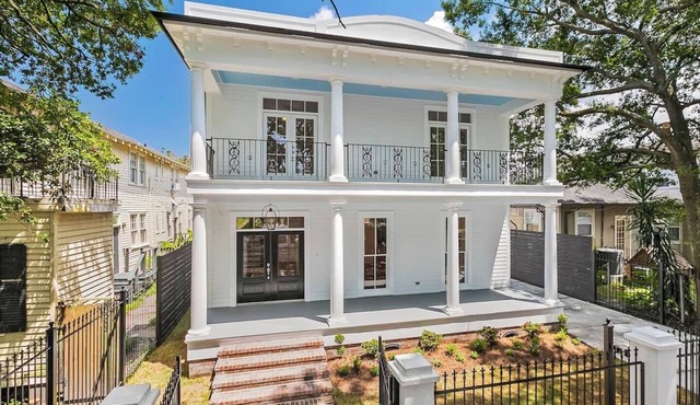 Maison de l'Artiste | Curated NOLA Stay, Near the FQ