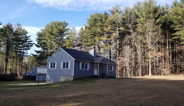 Make your getaway to the Berkshires! Convenient to skiing, races, music & dance!