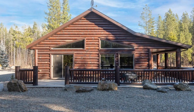 Mama Bear Cabin Rental - Pet Friendly!