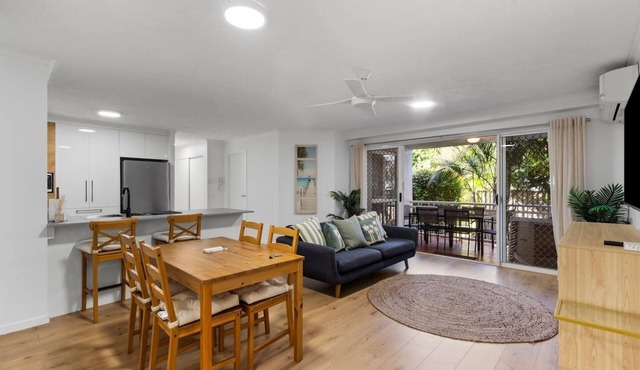 Mermaid Beach Hideaway - Family Getaway